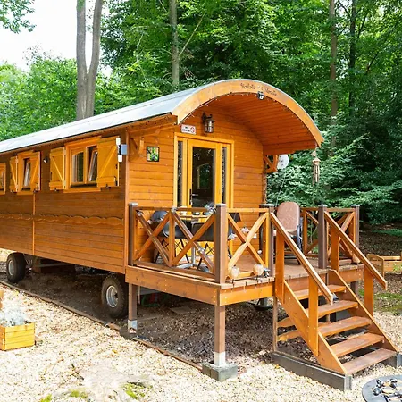 Roulotte Les Deux Geais Holiday home *