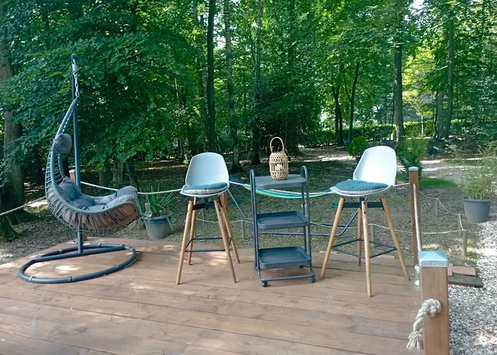 Holiday home Roulotte Les Deux Geais *