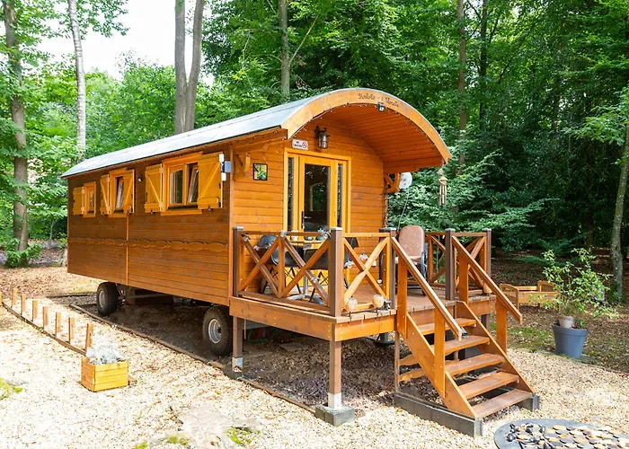 Roulotte Les Deux Geais Holiday home *